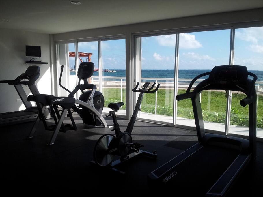 Punta Me Luxury Apartments Ocean View & Beach Front In Amara Cancún Buitenkant foto
