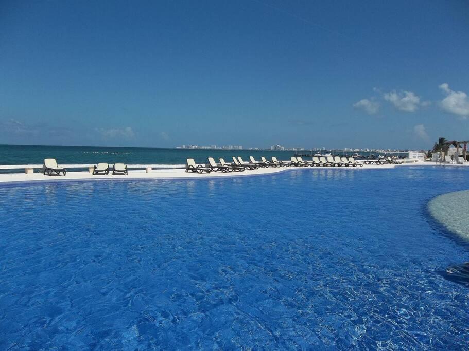Punta Me Luxury Apartments Ocean View & Beach Front In Amara Cancún Buitenkant foto