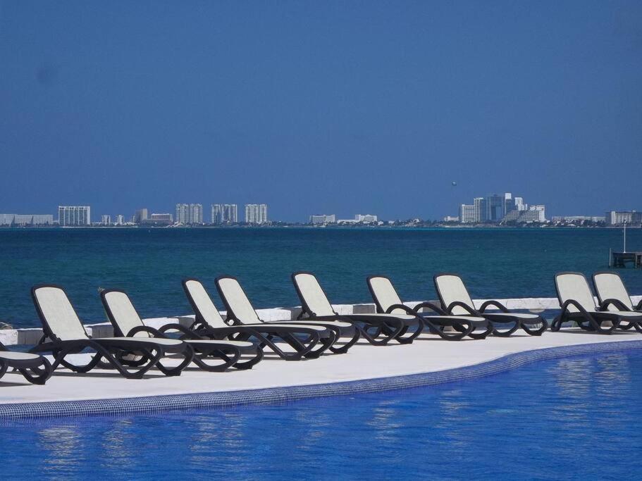 Punta Me Luxury Apartments Ocean View & Beach Front In Amara Cancún Buitenkant foto