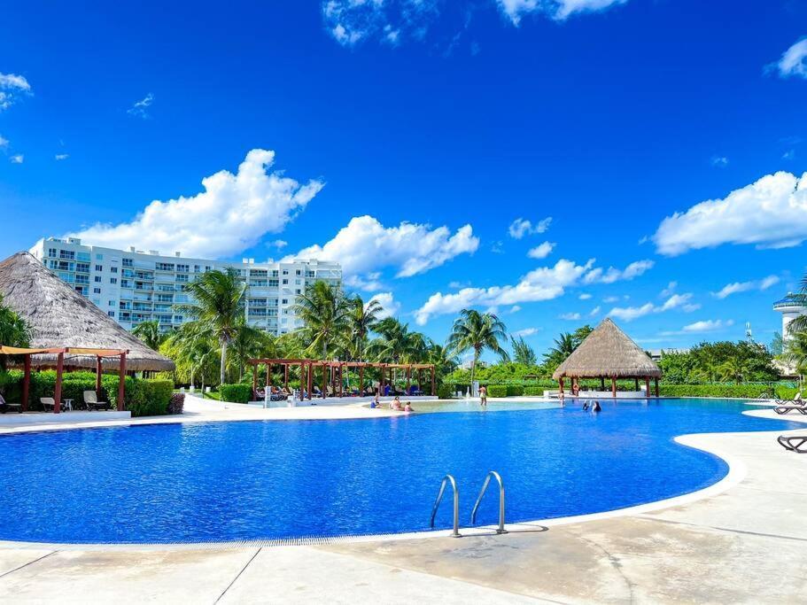 Punta Me Luxury Apartments Ocean View & Beach Front In Amara Cancún Buitenkant foto